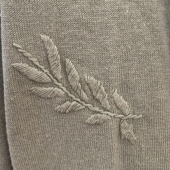 Coldwater creek green sweater with floral design. Size 1X - Picture 3 of 8